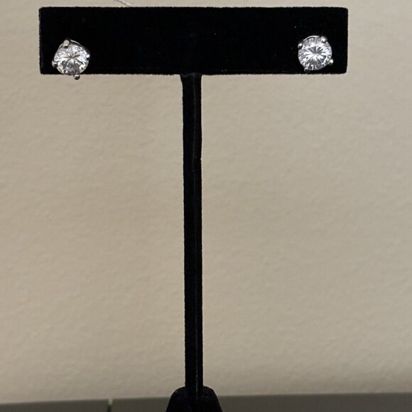 6 mm Cubic Zirconia Diamond earrings set in Sterling Silver - Picture 5 of 15